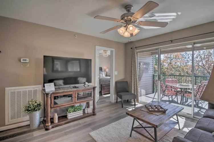 2 Bedrooms Apartment