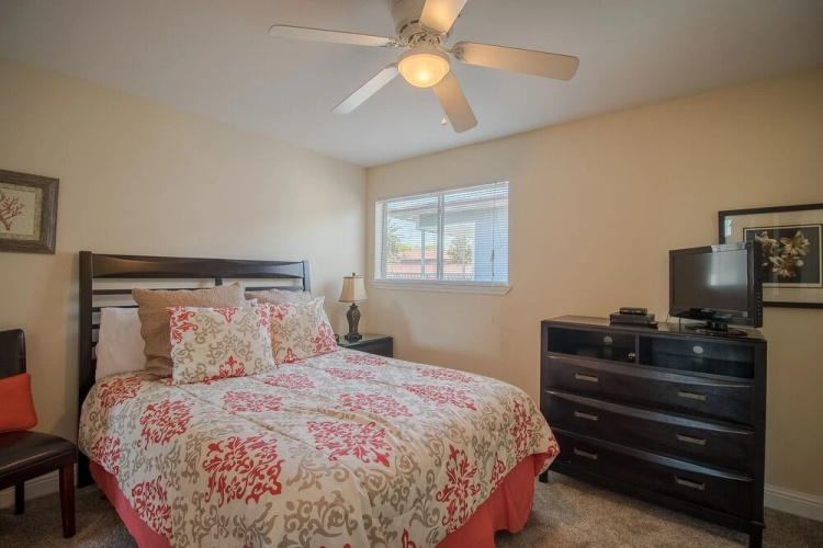 Oak Shores 66