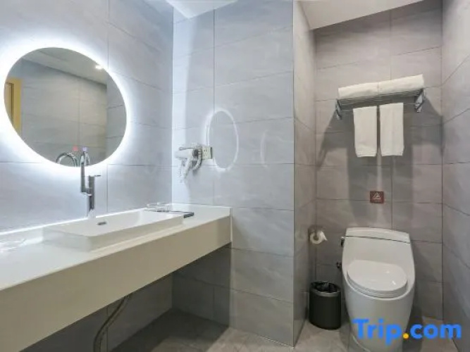 Vienna Classic Hotel（YANZHOU Henry Square ）