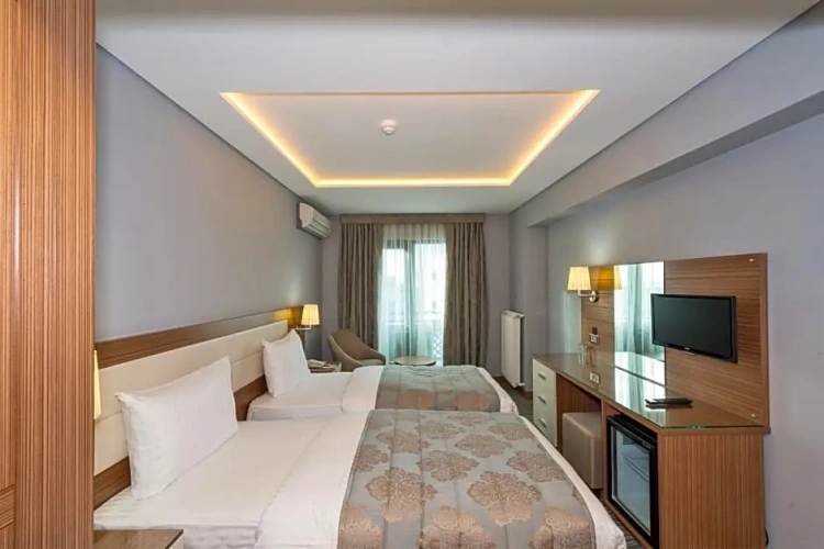 Standard Triple room with view