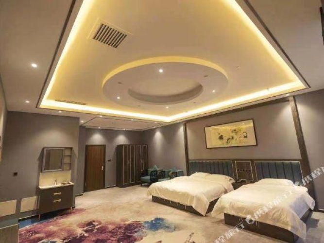 Deluxe Double Suite