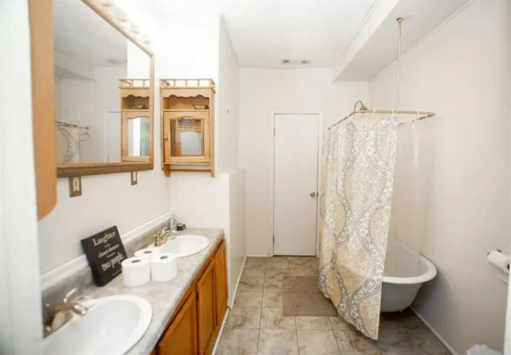 3 Bedrooms Cottage