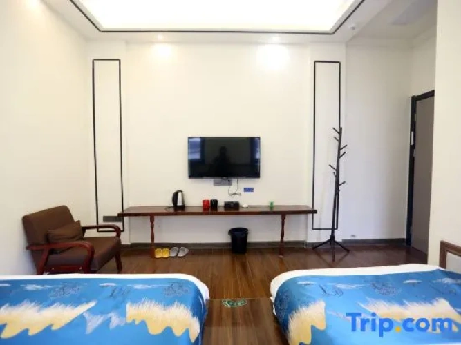 Standard Quadruple Family room