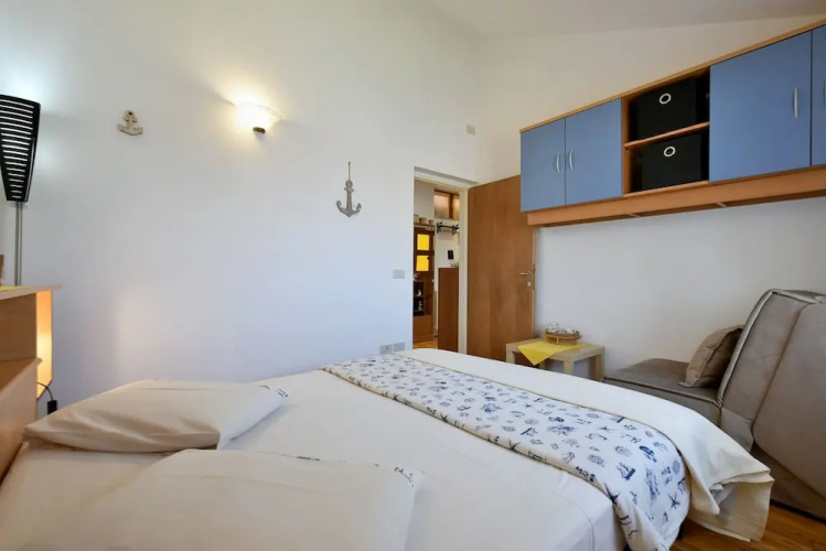 Apartment 1877