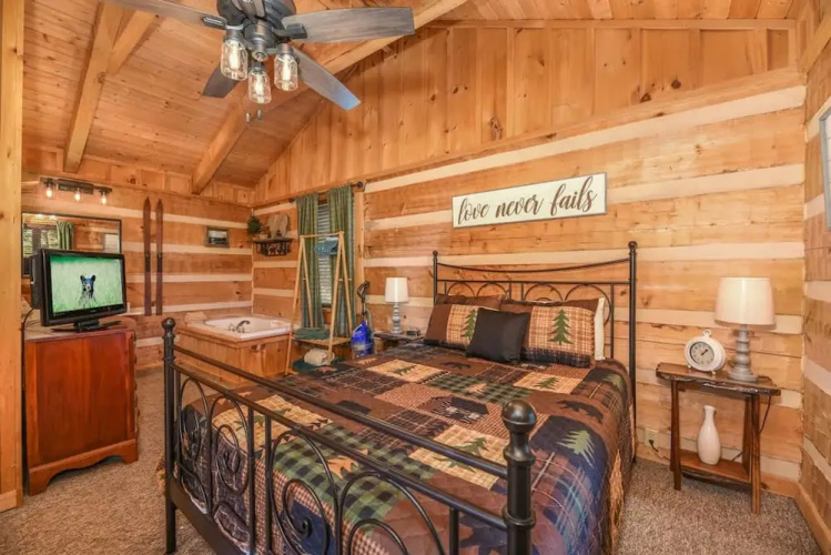 View Cozy Private Fireplace Hot Tub