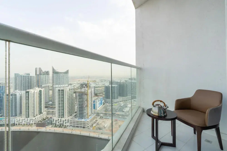 SuperHost - Breathtaking Canal Views From this Cozy Apartment