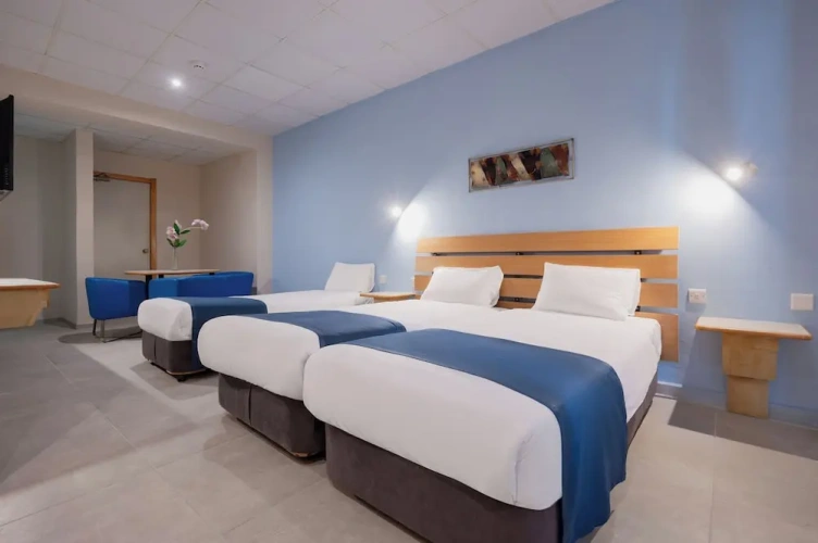 Triple room with balcony and with inland view