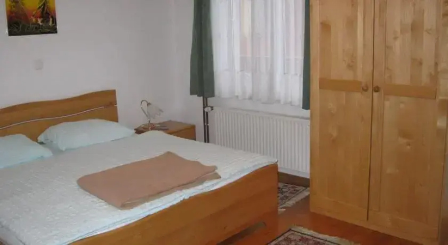 Hrominc Guest House