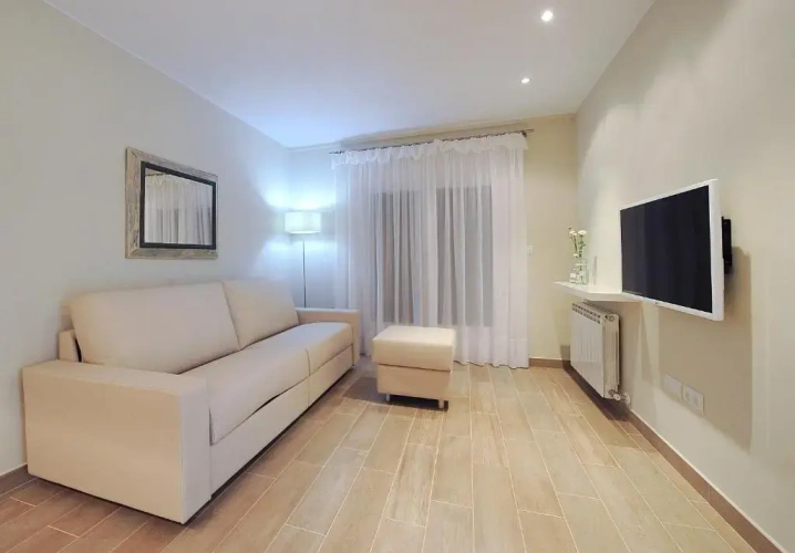 2 Bedrooms Apartment