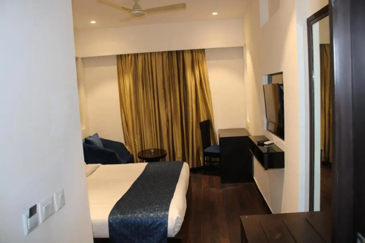 FabHotel Prime Bellmont