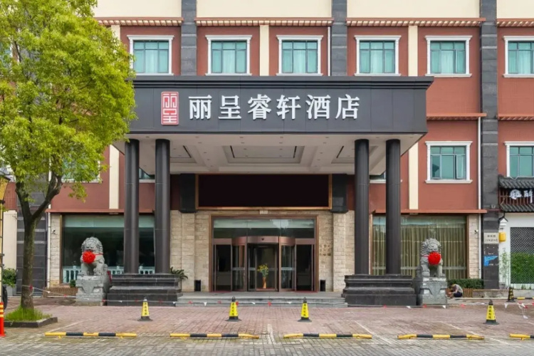 The Luxe Manor Hotel