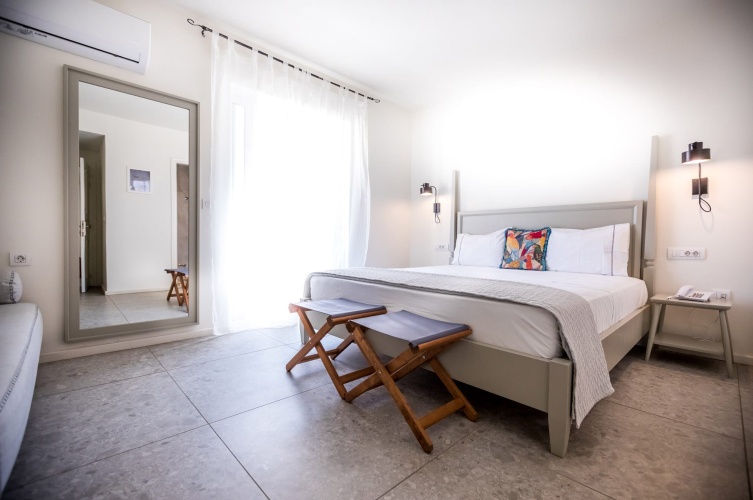 Standard Triple room with balcony