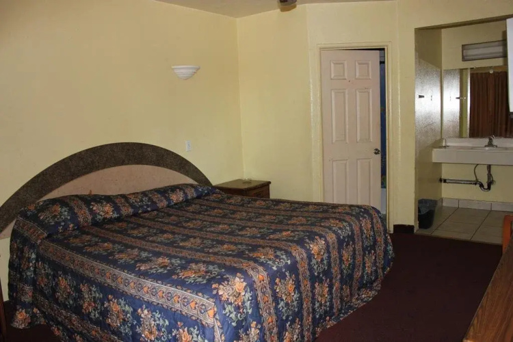 Clarendon Hotel