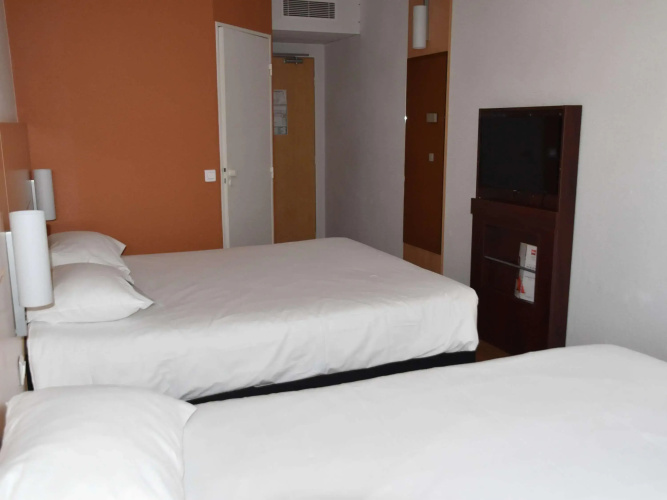 ibis Rochefort