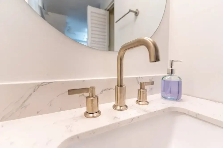 Newly Renovated Studio Two Blocks From the Beach