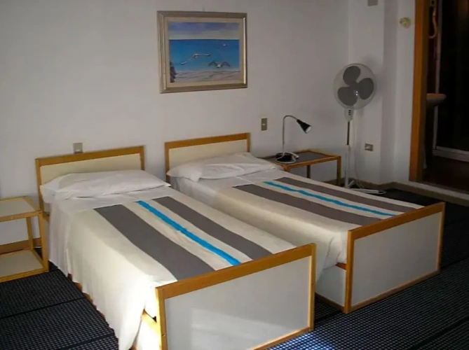 Economy room