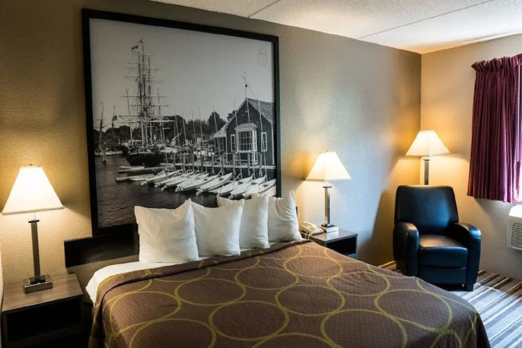 Super 8 By Wyndham Groton
