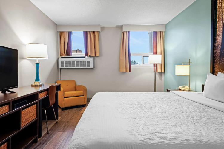 Super 8 by Wyndham Thunder Bay
