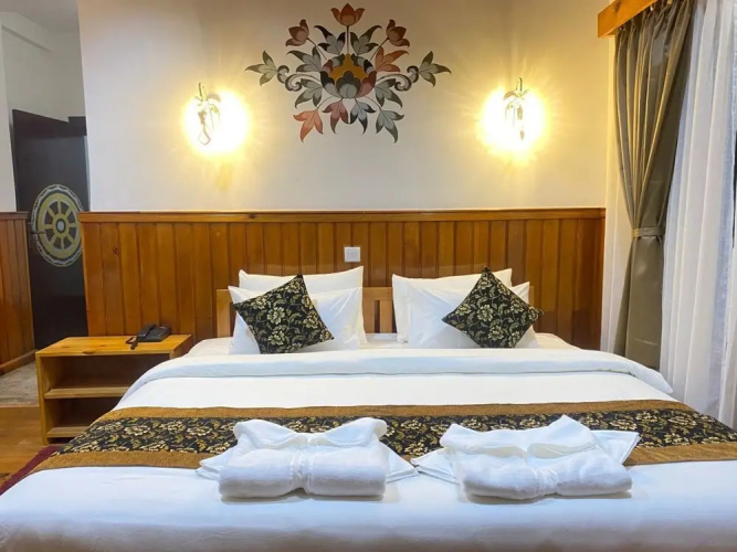 Hotel Classic Wood