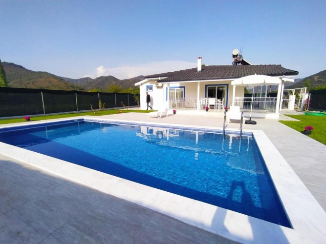 2 Bedrooms Villa