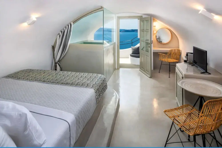 Kaleidoscope Oia Suites