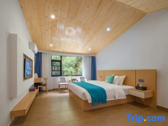 Family Suite with mountain view