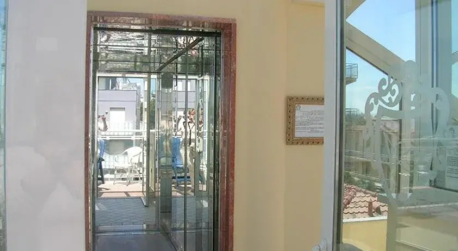 Hotel Ariella