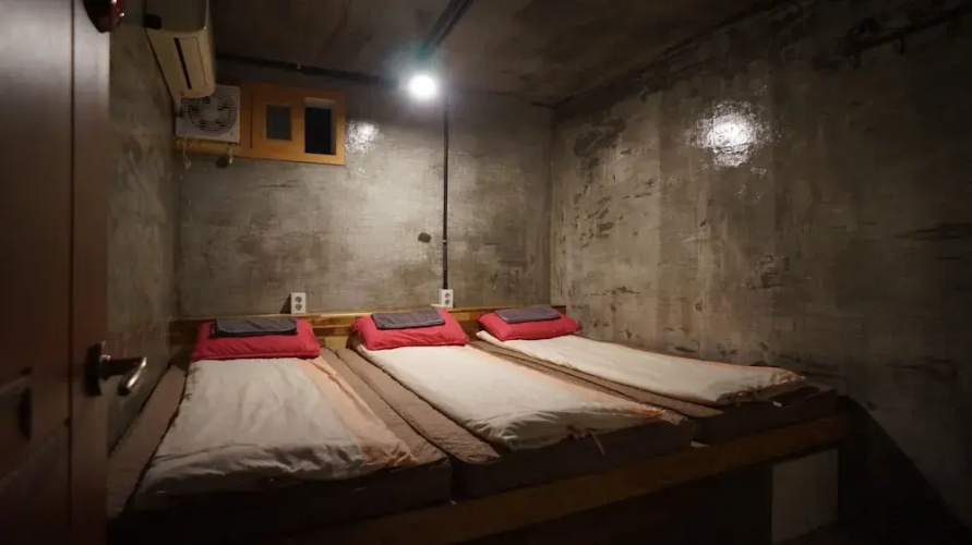 Guesthouse H