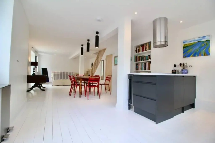 3 Bedrooms Cottage