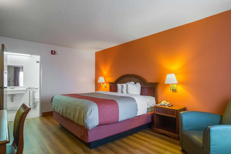 Motel 6 Waycross GA