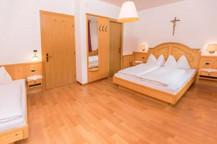 Standard Triple room with balcony