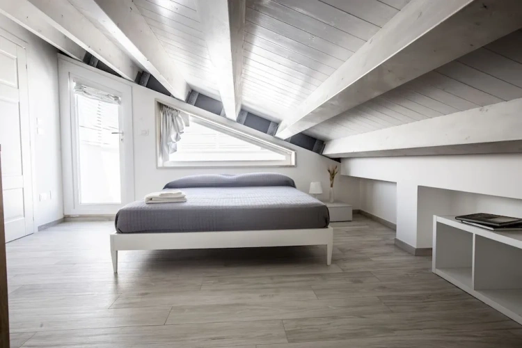Standard Triple room with balcony