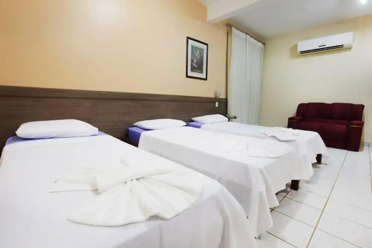 Standard Triple room