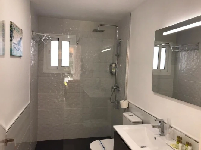 2 Bedrooms Villa