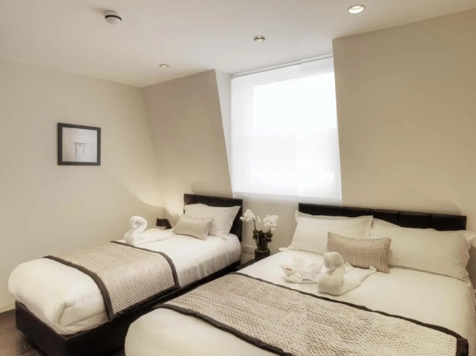 Standard Triple room