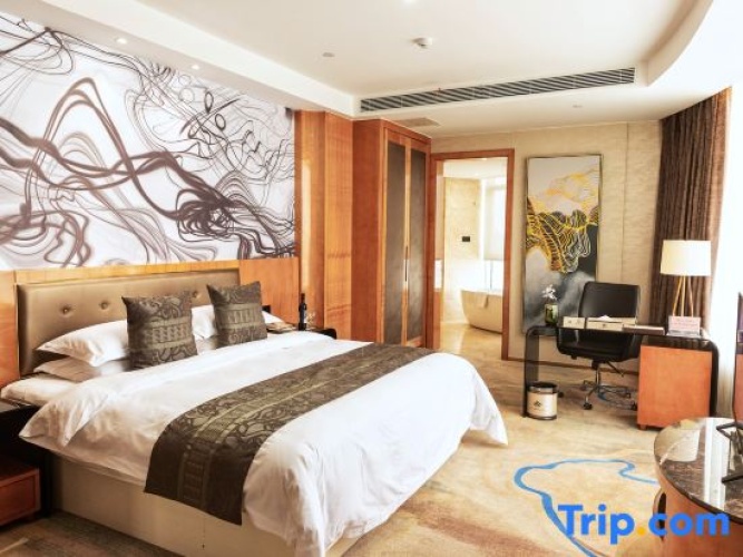 Deluxe Double Suite