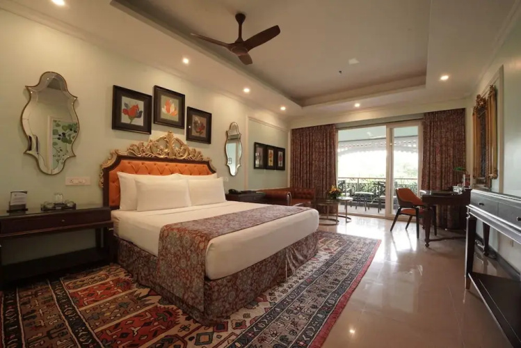 Mayfair Oasis Resort & Convention