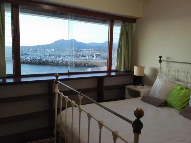 4 Bedrooms Cottage