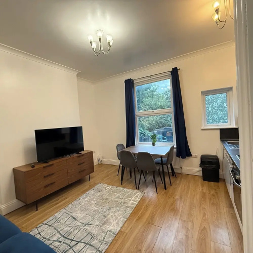 Modern Central Croydon Retreat