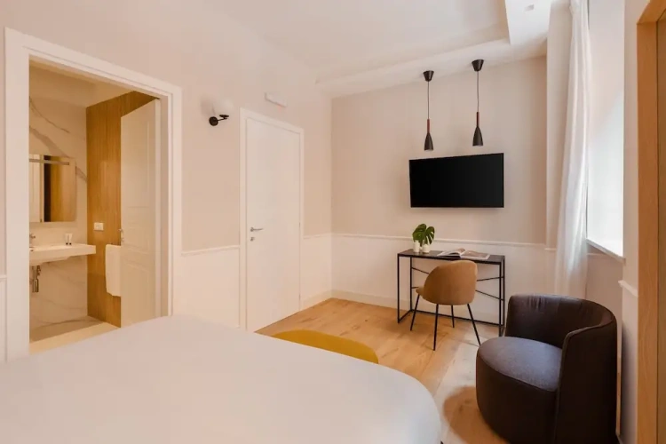 2 Bedrooms Quadruple Apartment with balcony