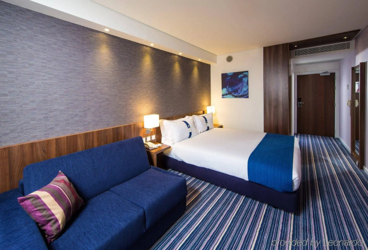 Holiday Inn Express Lisbon - Alfragide by IHG