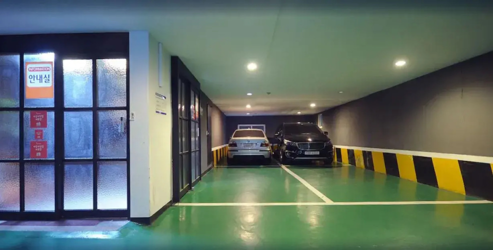 Vitamin Hotel