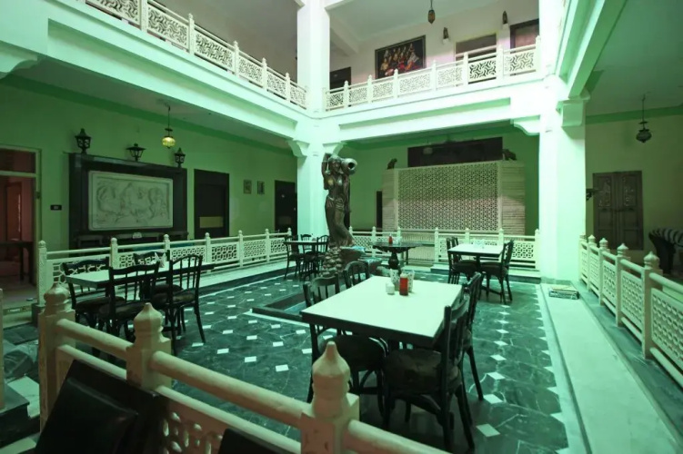 Hotel Navrang