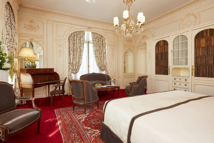 Hotel Raphael