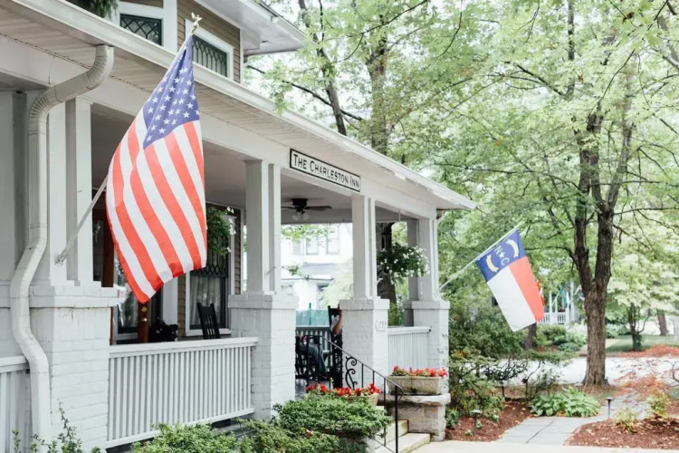 The Charleston Inn
