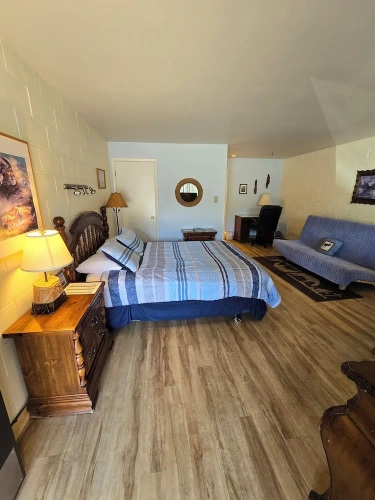 Economy Suite