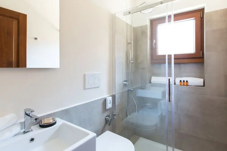 Rome Accommodation - Margana II