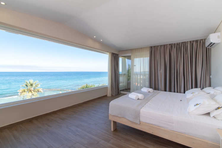 Belussi Beach Hotel & Suites