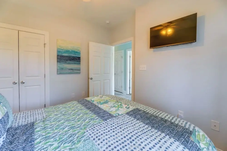 3 Bedrooms Apartment
