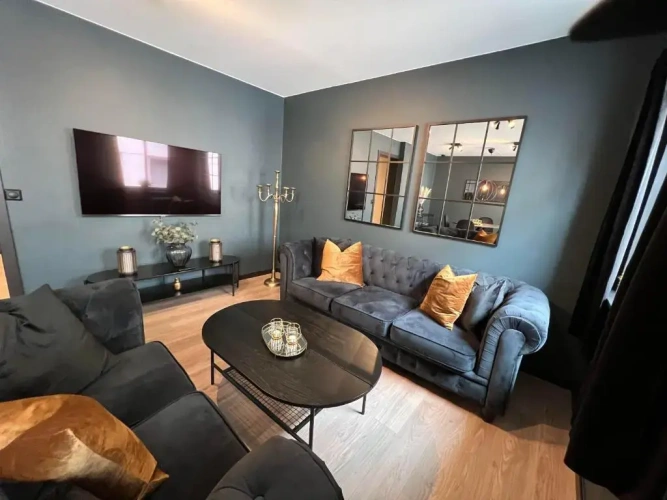 2 Bedrooms Apartment